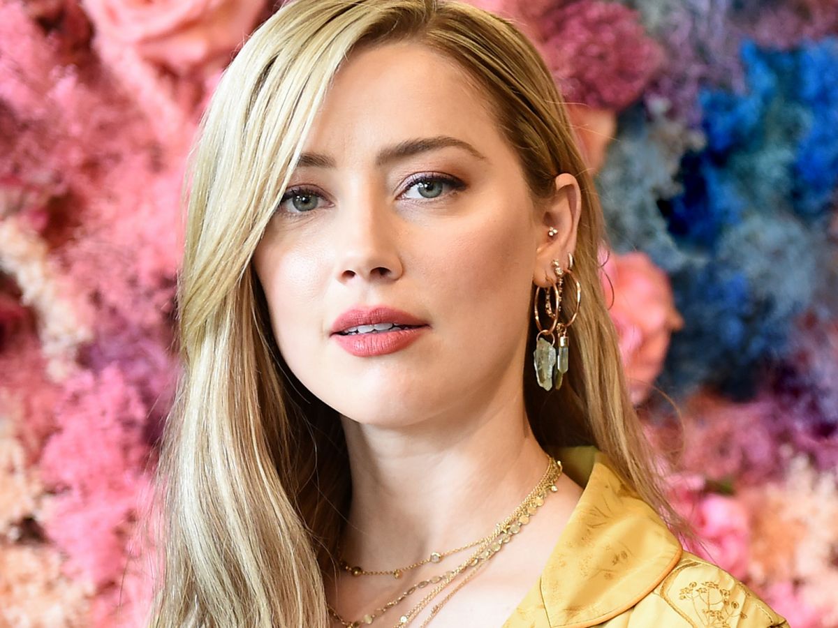 Amber Heard Consumes Women,