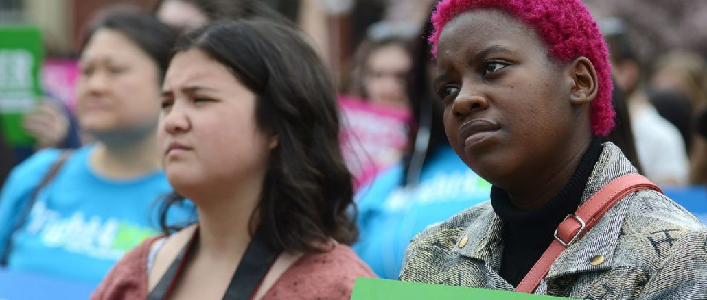 Alabama Governor Signs Law Ban Abortion,