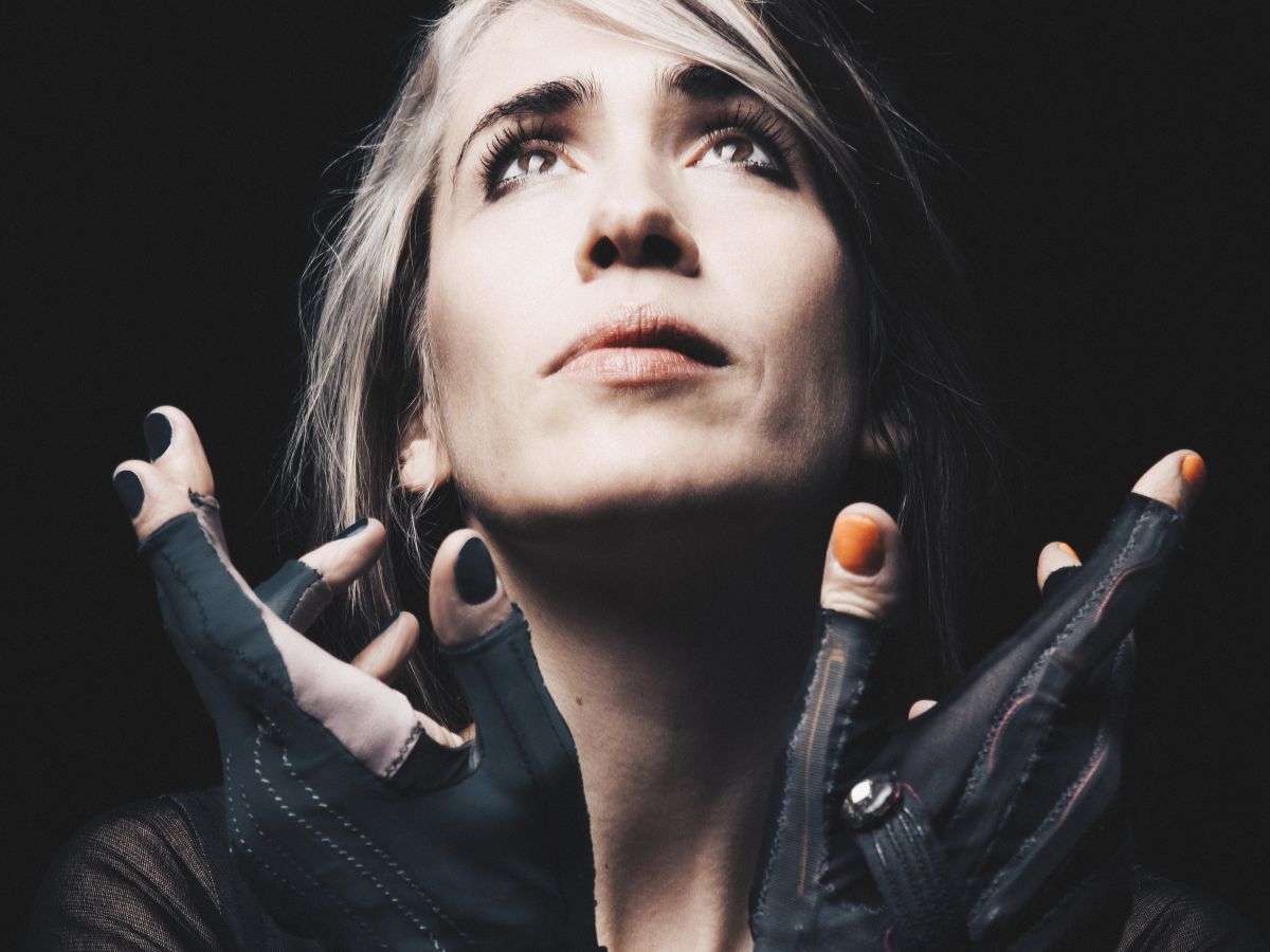 Imogen Heap Gloves Ariana Grande,