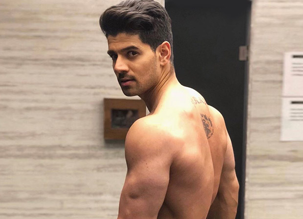 Sooraj Pancholi signs his fourth film and it is a biopic of a boxer! [Read details inside]