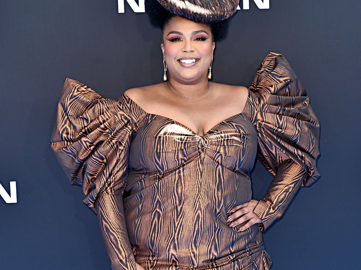 Lizzo Rocked Her Natural Hair To The BET Awards