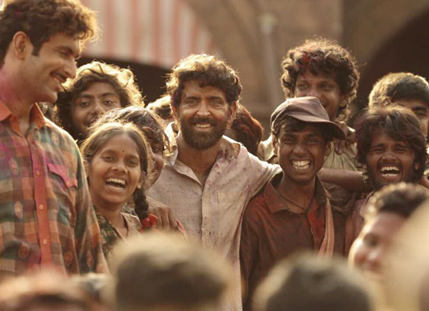Hrithik Roshan shares a beautiful behind the scenes video of the Super 30 kids!