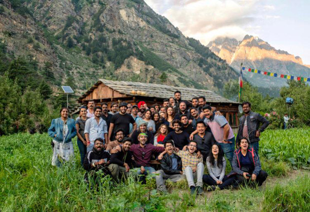 PHOTOS: Sara Ali Khan, Kartik Aaryan wrap up Imtiaz Ali's Love Aaj Kal 2 in Himachal Pradesh