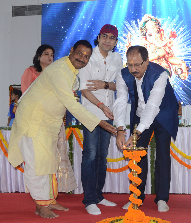 aazaad awarded by vice chancellor, kashi vidyapith