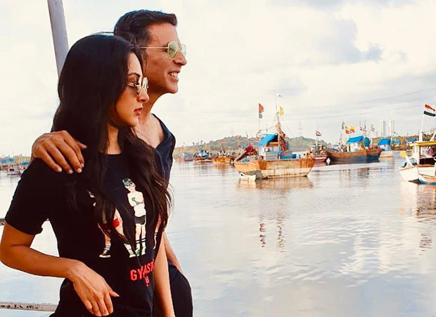 PHOTOS: Akshay Kumar and Kiara Advani strike a pose on a jetty while shooting for Laxmmi Bomb