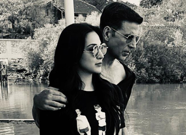 PHOTOS: Akshay Kumar and Kiara Advani strike a pose on a jetty while shooting for Laxmmi Bomb