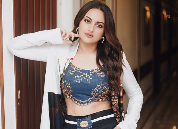 Sonakshi Sinha looks ravishing in her latest Anamika Khanna ensemble