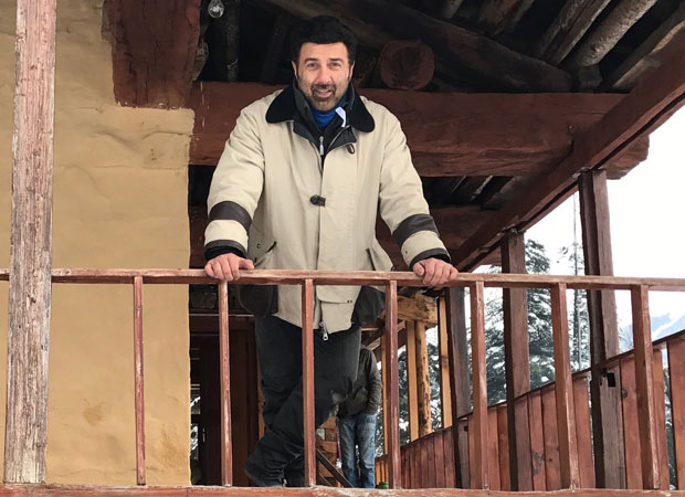Sunny Deol reveals what it is like directing his son Karan Deol in Pal Pal Dil Ke Paas