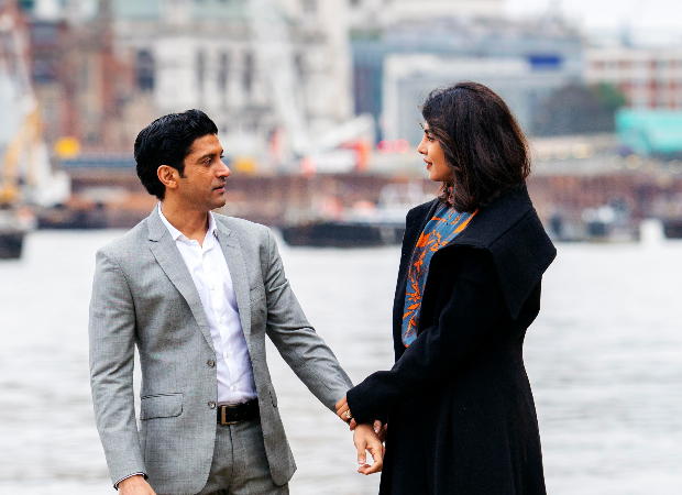 These new stills from Priyanka Chopra Jonas and Farhan Akhtar starrer The Sky Is Pink look amazing!