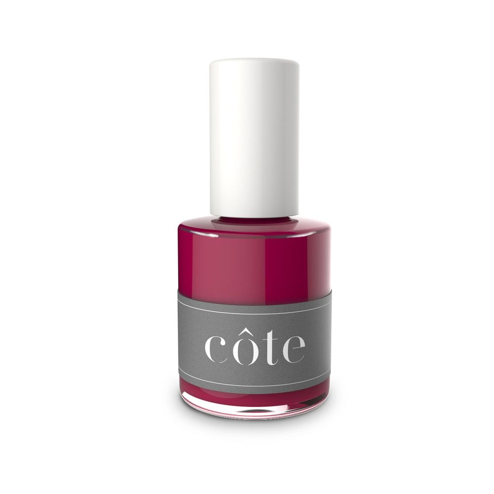 Kaley Cuoco Nail Polish Trend,