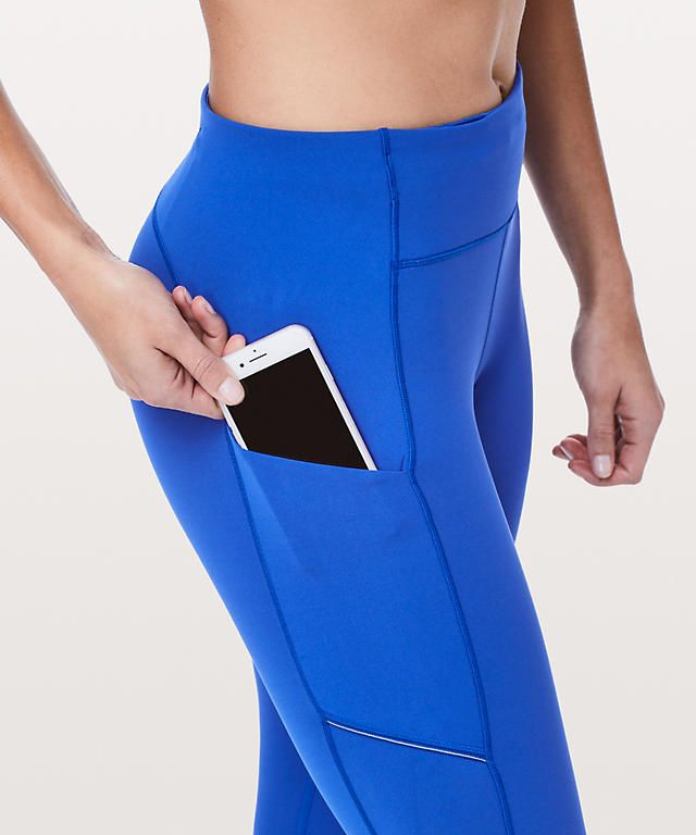 Hold The Phone: These Leggings Have Deep Pockets | Oye! Times