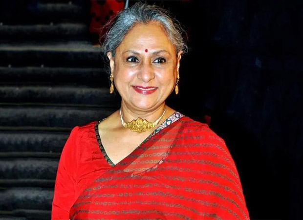 Jaya Bachchan ran up the stage at Abu Jani and Sandeep Khosla fashion show to hug THIS model