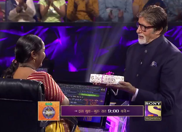 KBC 11 Host Amitabh Bachchan gifts contestant a new phone