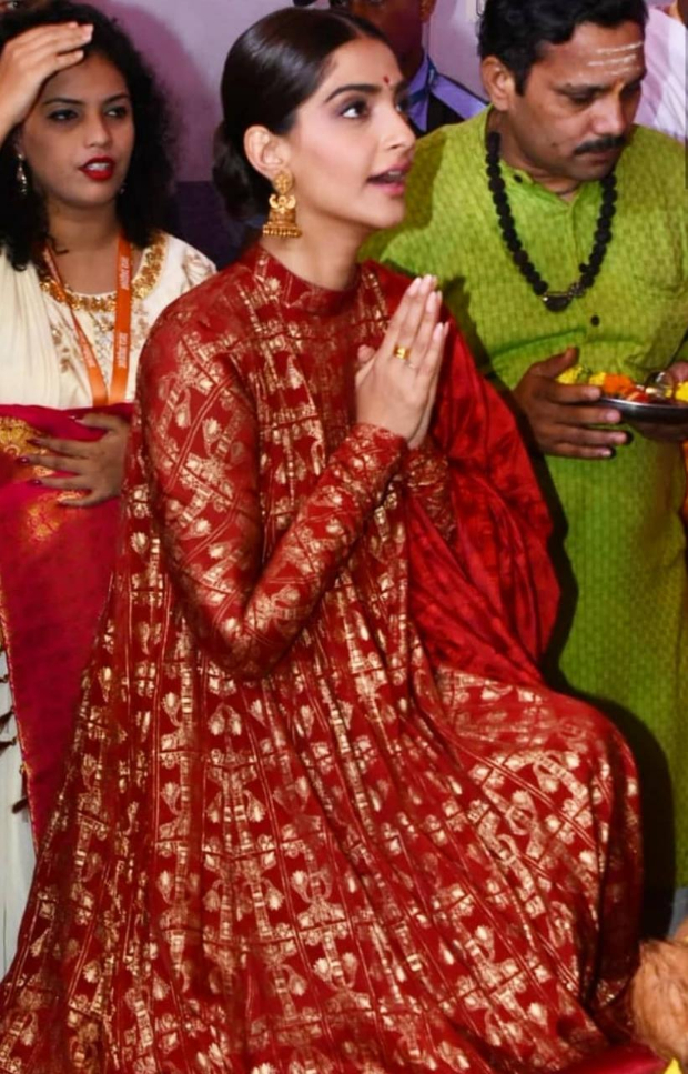 Sonam Kapoor visits Andheri Cha Raja to seek blessing from Lord Ganesha for The Zoya Factor