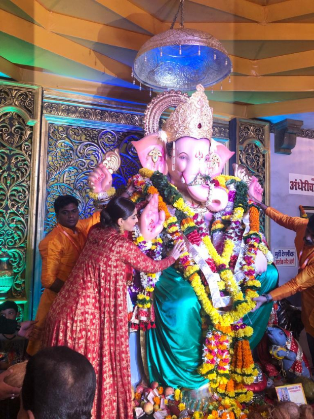 Sonam Kapoor visits Andheri Cha Raja to seek blessing from Lord Ganesha for The Zoya Factor