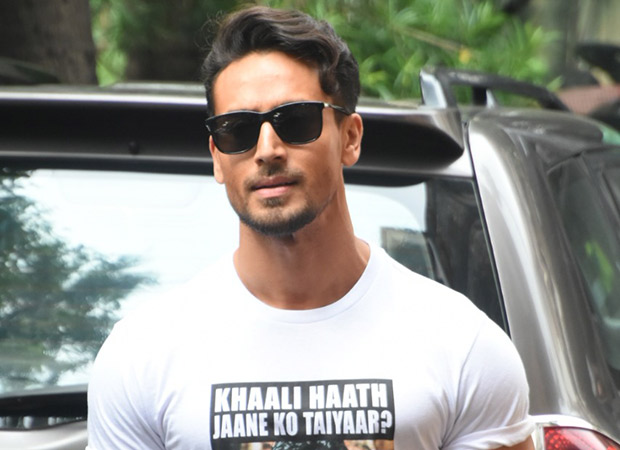 Hrithik Roshan and Tiger Shroff's T-shirt War gets funnier 