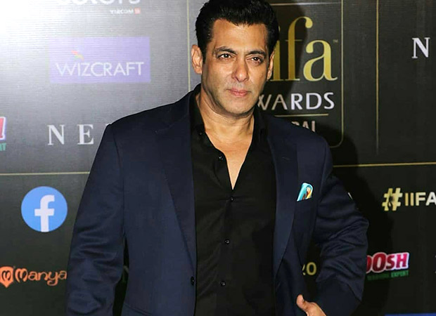 iifa 2019: stray dog robs salman khan’s green carpet appearance, leaves internet in splits