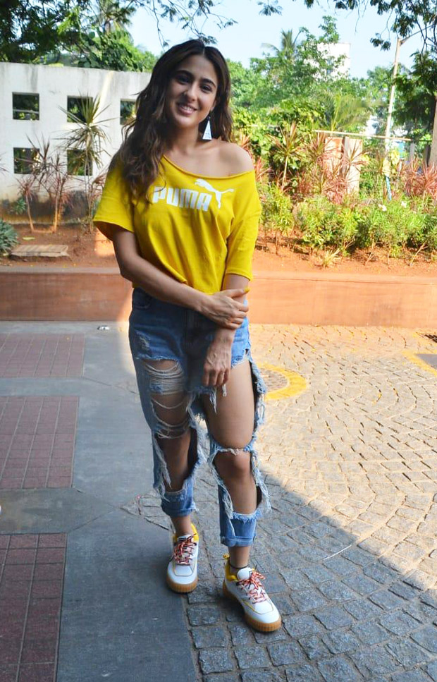 photos: sara ali khan’s torn jeans look is super trendy