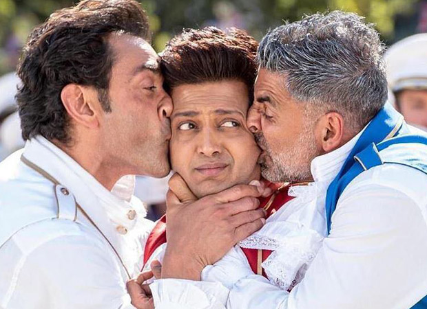 Housefull 4: Akshay Kumar and Bobby Deol caught sleeping on the sets, courtesy Riteish Deshmukh