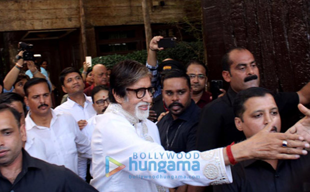amitabh bachchan meets fans outside his residence on 77th birthday, see photos