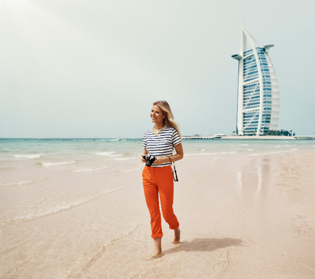  Gwyneth Paltrow, Kate Hudson, and Zoe Saldana explore Dubai in stunning new video