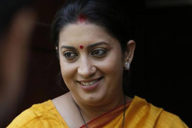 VIDEO Gujarat’s Union Minister, Smriti Irani, performs the traditional dance, ‘Talwar Raas’