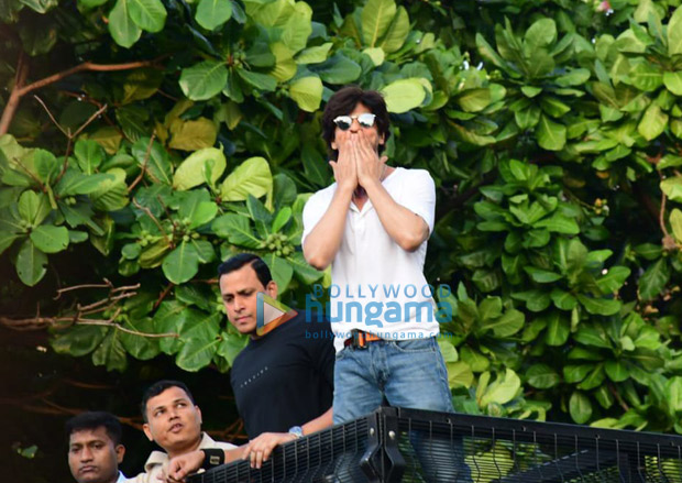 happy birthday shah rukh khan: actor greets fans with his signature pose outside mannat