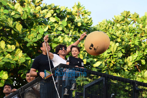 happy birthday shah rukh khan: actor greets fans with his signature pose outside mannat