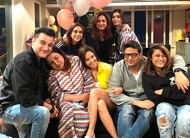 farah khan celebrates her birthday amidst friends including diana penty, aditi rao hydari, nushrat bharucha and others!