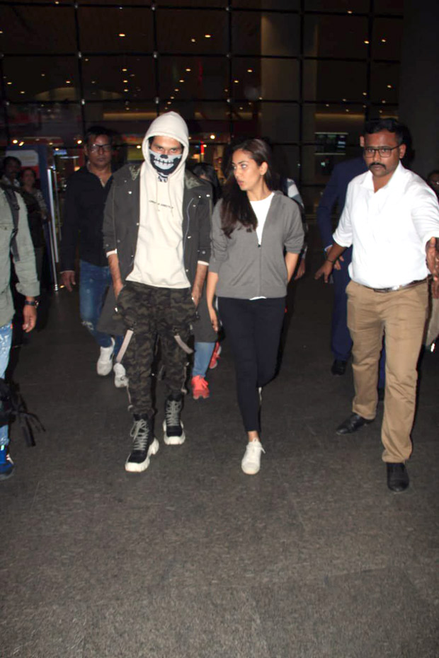 jersey actor shahid kapoor hides his face from paparazzi after getting 13 stitches, arrives back in mumbai