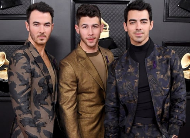 Ahead of last concert in Paris, Nick Jonas expresses gratitude and thanks fans for turning up for Jonas Brothers' Happiness Begins tour 