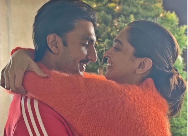 Post Filmfare Awards 2020, Ranveer Singh shares a photo of Deepika Padukone holding the black lady