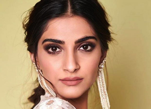 Netizens correct Sonam Kapoor after she tweets that the Sun is ‘light years away’