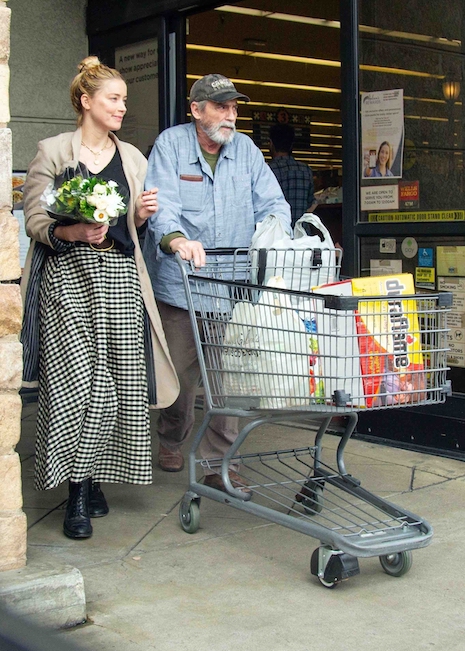 at least amber heard scored flowers at the market