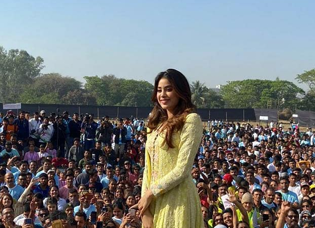 Janhvi Kapoor celebrates Women’s Day at a safety awareness event hosted by Nashik Police!