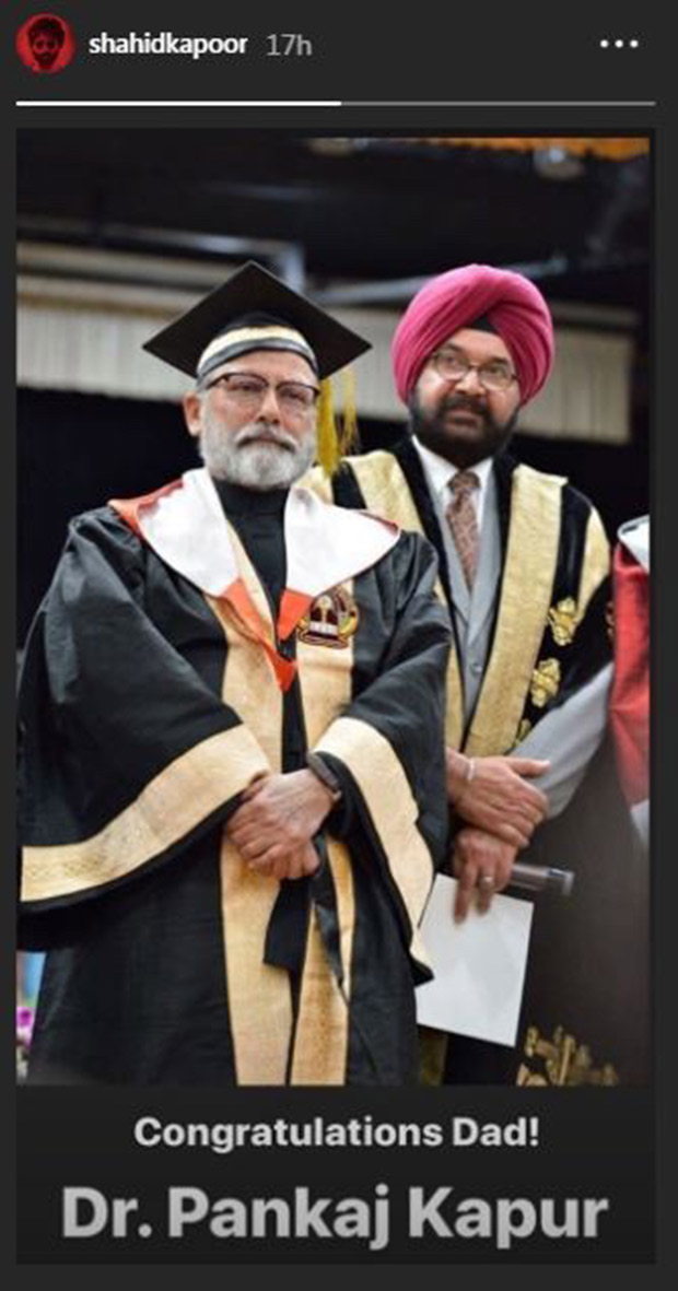 shahid kapoor congratulates father pankaj kapur as he receives his doctorate