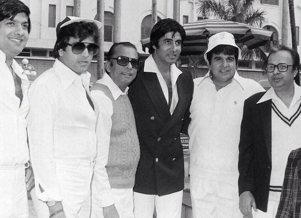 Amitabh Bachchan shares a priceless throwback photo with a bunch of Hindi and Bengali actors