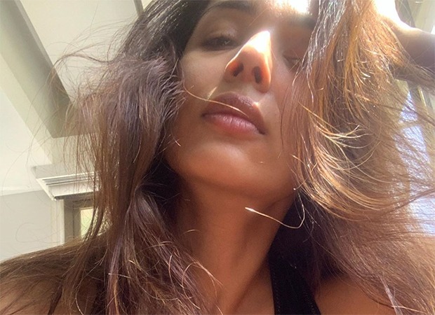 malaika arora shares a sun-kissed selfie, pens a note of gratitude amid lock-down