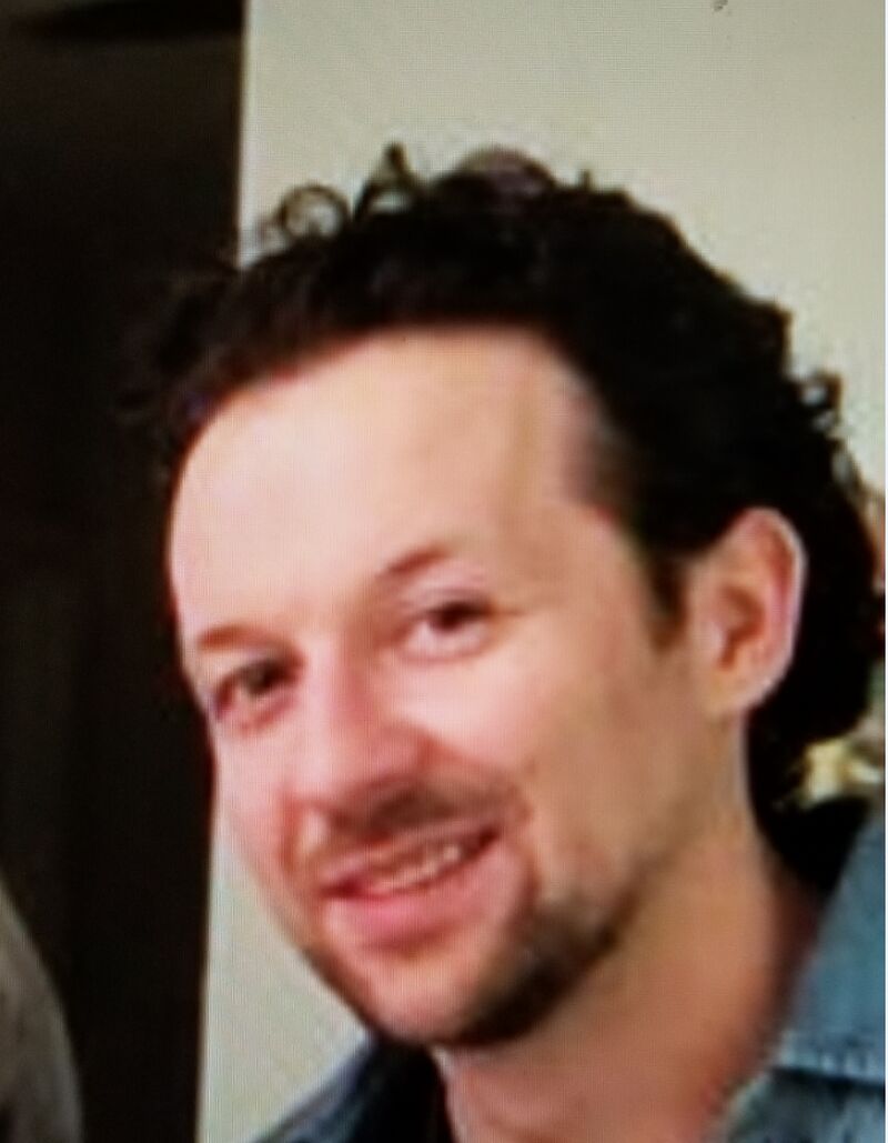 police search for missing toronto man mariusz kubisztal