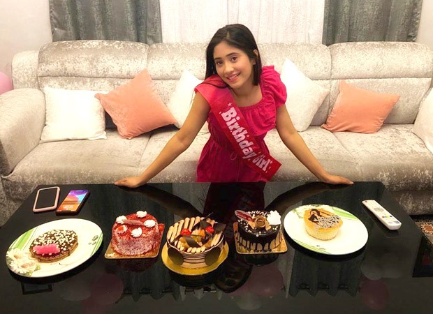 Shivangi Joshi is overwhelmed as her close friends surprise her on her birthday