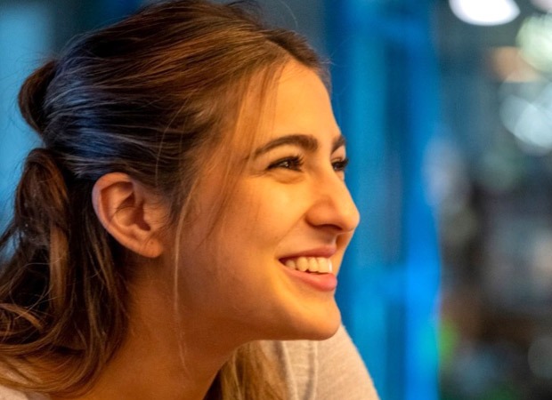 VIDEO Sara Ali Khan becomes overwhelmed with emotions after a fan writes a heartfelt poem for her