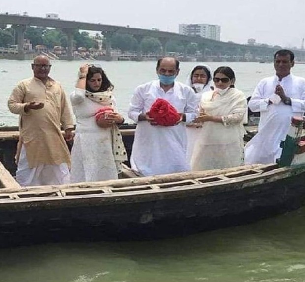 sushant singh rajput’s family immerses his ashes in the ganges