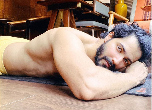 Varun Dhawan shares shirtless photo, has hilarious response when Dino Morea asked who clicked the picture 