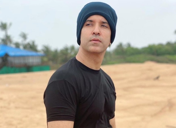 Aamir Ali sports a clean shaven look for his upcoming project