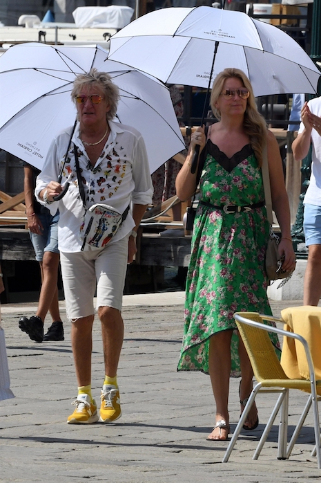 rod stewart has a clever idea for social distancing