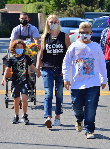 supermarkets kept paparazzi alive during the pandemic