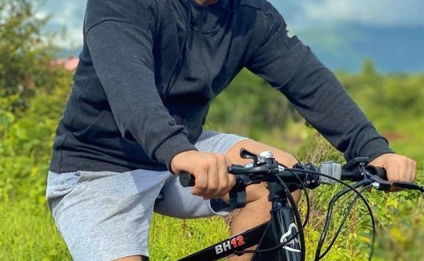 Salman-Khan-goes-cycling-wearing-a-mask-reminds-everyone-to-stay-safe salman khan goes cycling wearing a mask, reminds everyone to stay safe