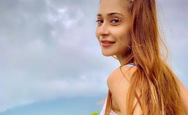 sara khan tests positive for covid-19, says, “i have asymptomatic symptoms”