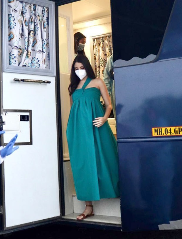 Pregnant Anushka Sharma glows in green gown, starts shooting for an ad!