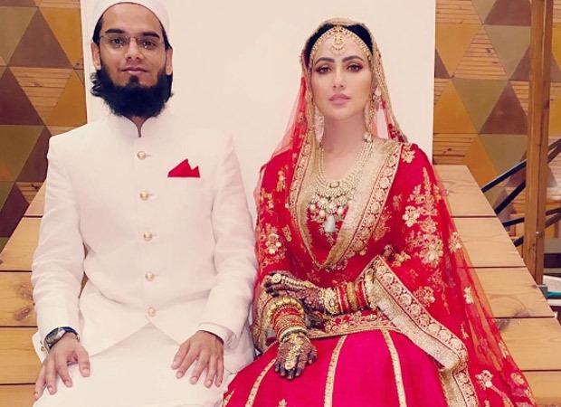 Sana Khan looks regal in bridal lehenga, shares first wedding photo with husband Mufti Anas 